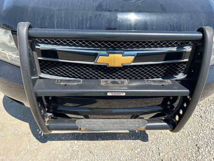 2014-chevrolet-tahoe-image-27