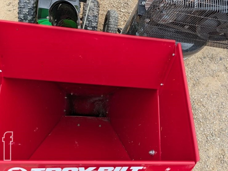 troy-bilt-chipper-image-3