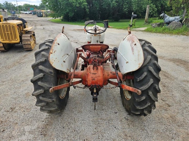 2017-ford-tractor-image-4