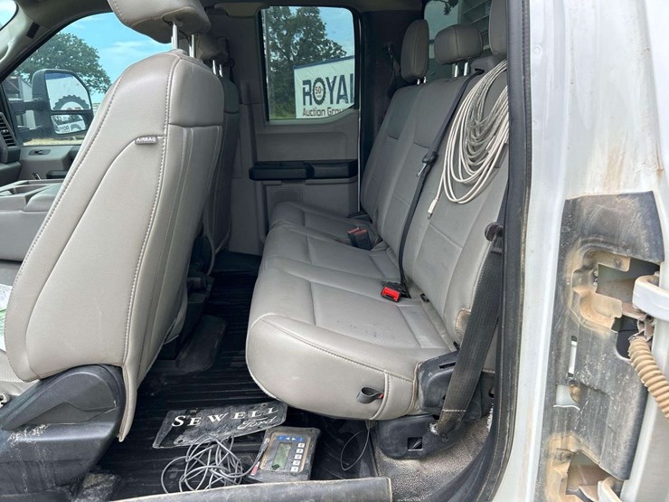 2021-ford-f250-image-18