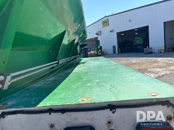 2019-john-deere-f4365-image-67