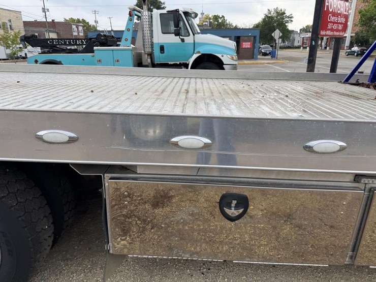2017-international-durastar-4300-image-21