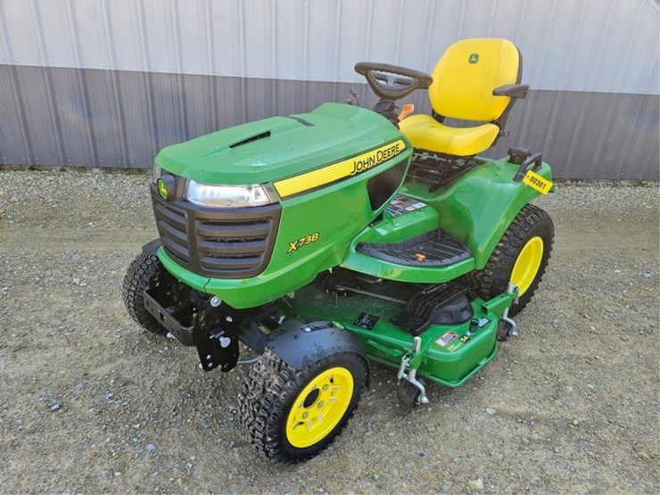 john-deere-x738-image-1