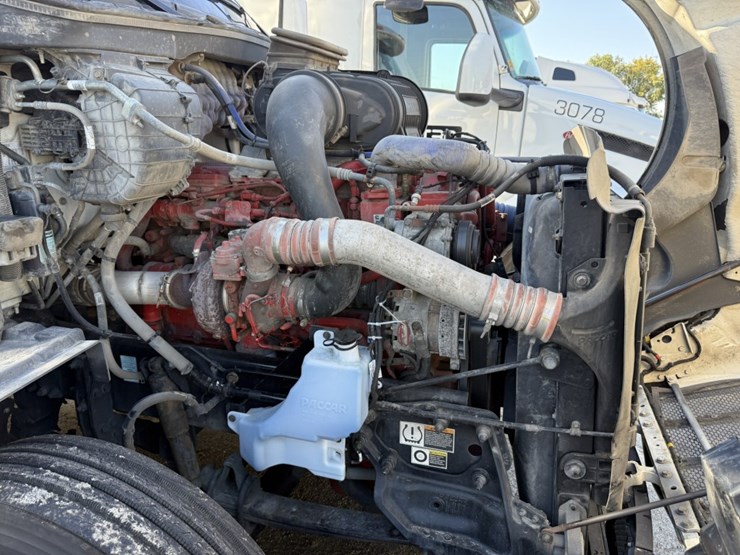 2022-peterbilt-579-image-20