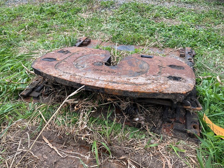 #7123-•-holland-semi-5th-wheel-plate-image-4