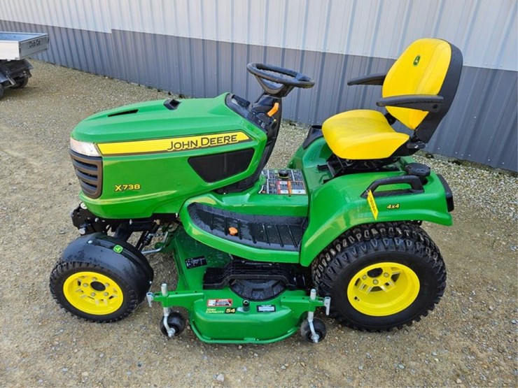 john-deere-x738-image-2