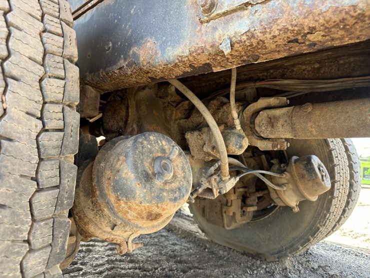 1997-mack-dm690s-image-27