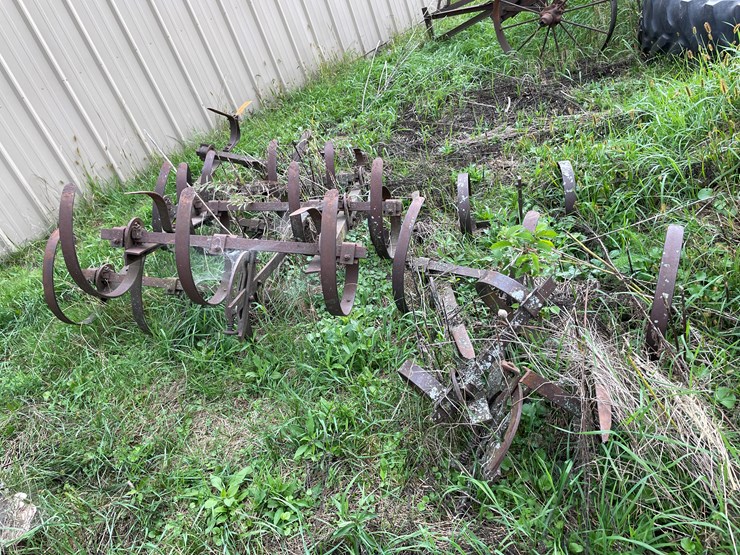 #7135-•-metal-cultivator-pieces-image-3