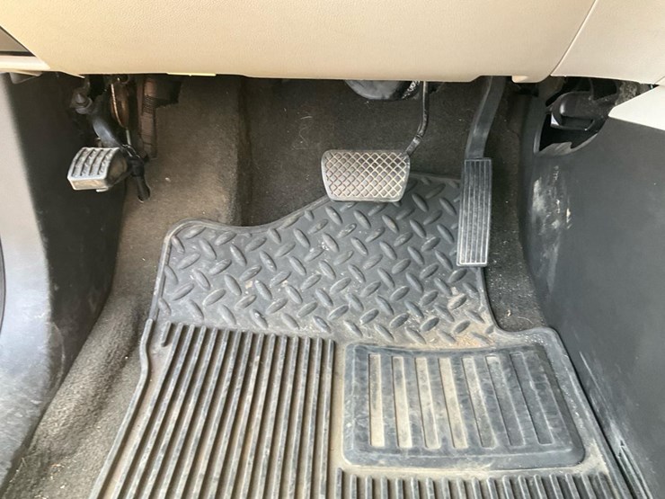 2010-chevrolet-equinox-ls-image-57