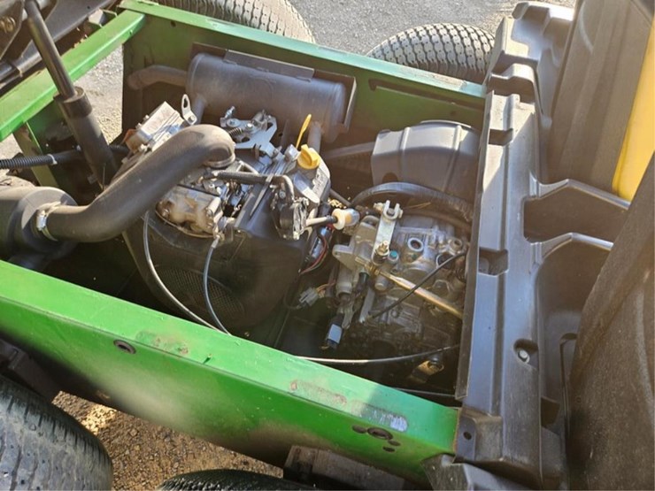 john-deere-gator-image-14