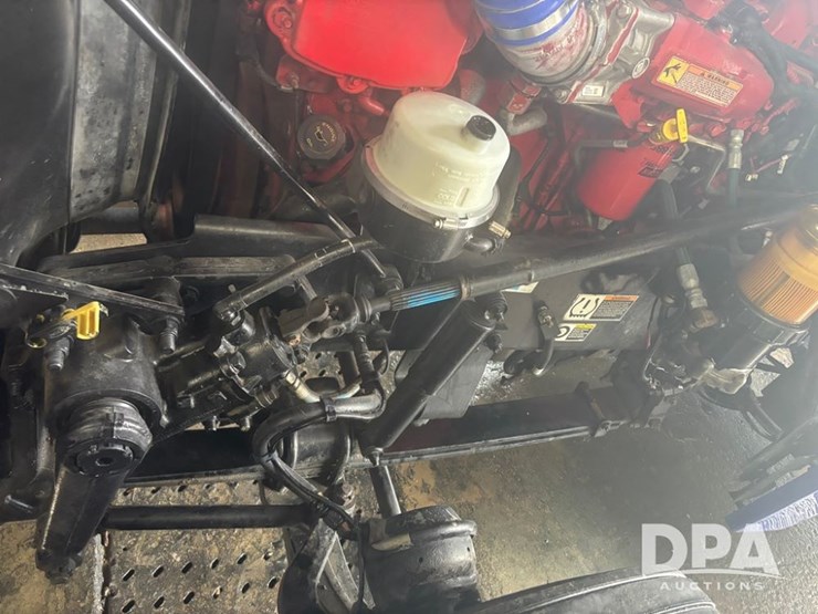 2017-peterbilt-389-image-11