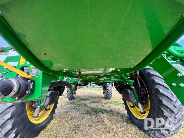 2019-john-deere-r4045-image-26