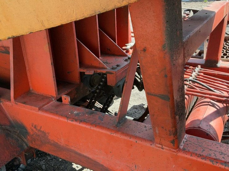 john-deere-12-image-87