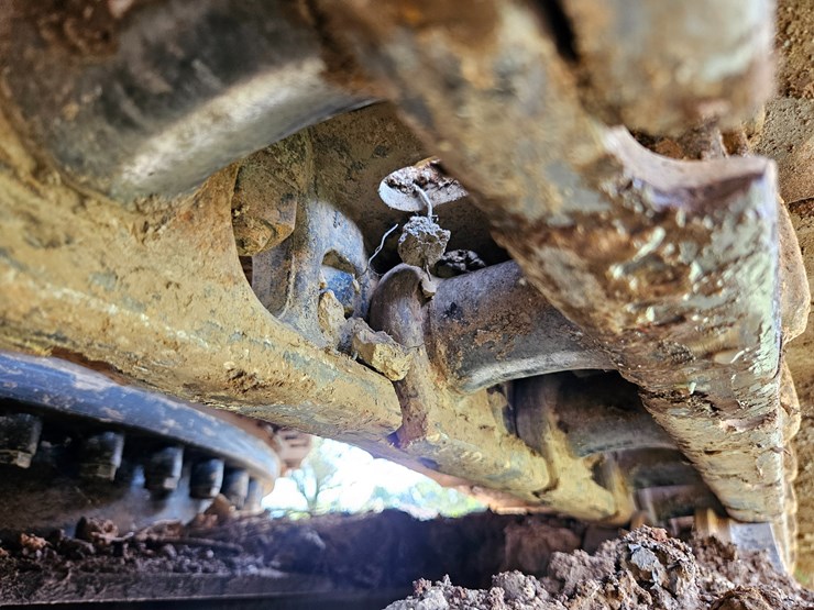2017-caterpillar-336f-image-89