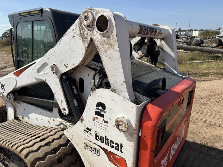 2019-bobcat-t650-image-12