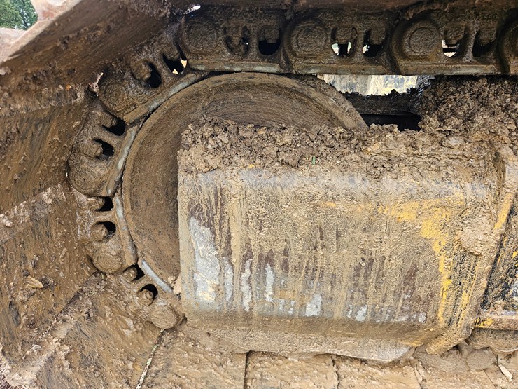 2017-caterpillar-336f-image-78