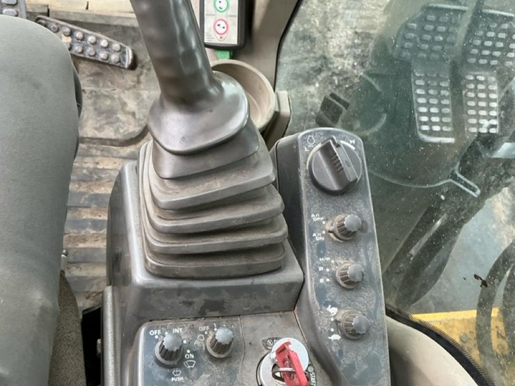 2007-john-deere-270-image-57