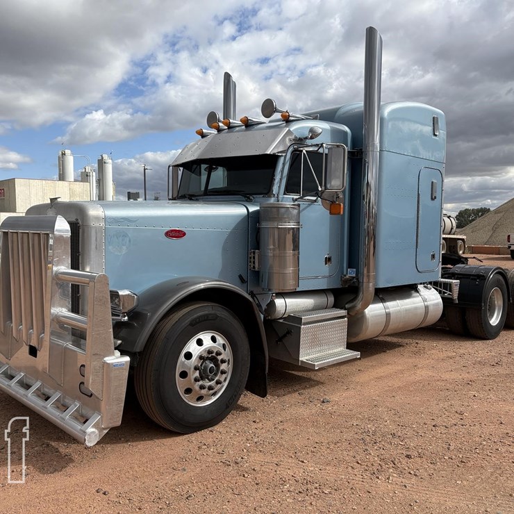 2004 PETERBILT 379