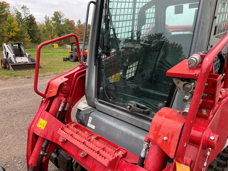 2020-takeuchi-tl10v2-image-11