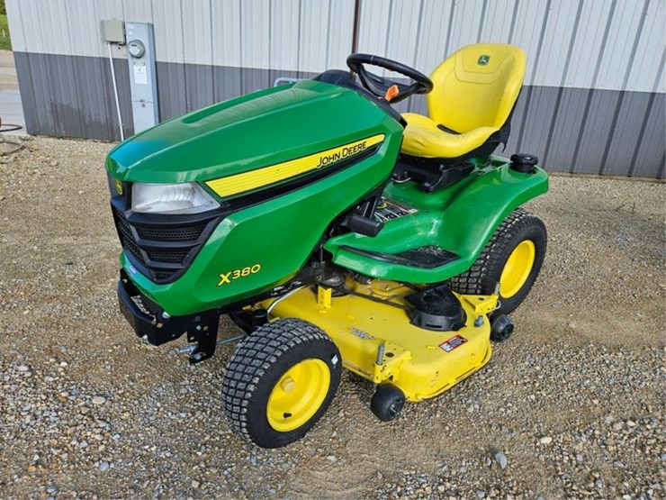 john-deere-la-image-1