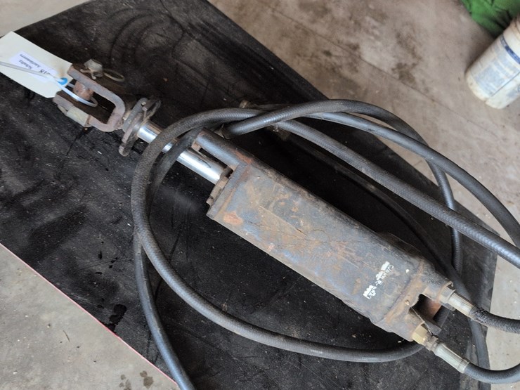 john-deere-8-image-2