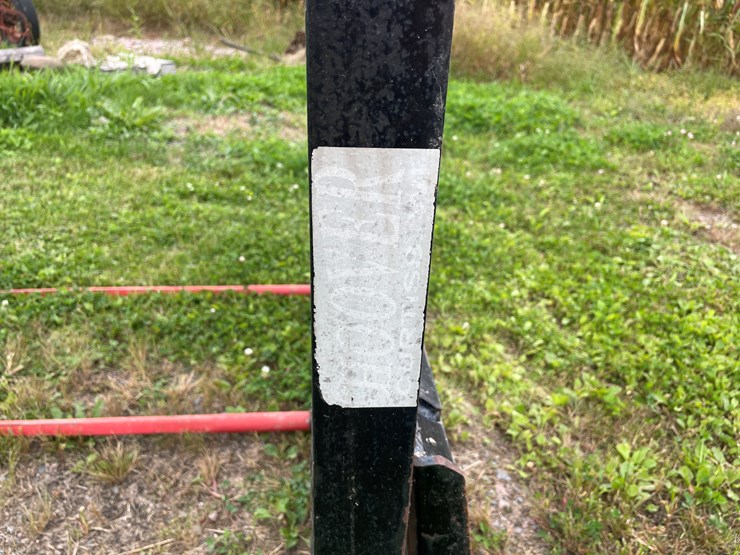#7119-•-hoover-universal-skid-steer-bail-spear-image-6