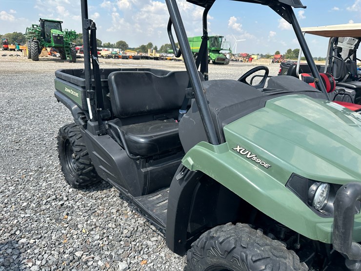 2021-john-deere-gator-image-25