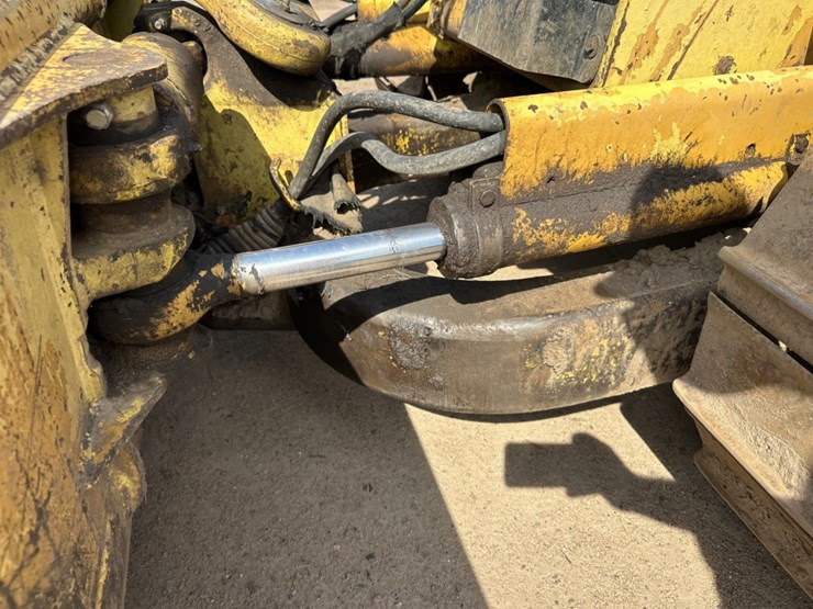 2002-deere-650g-image-12