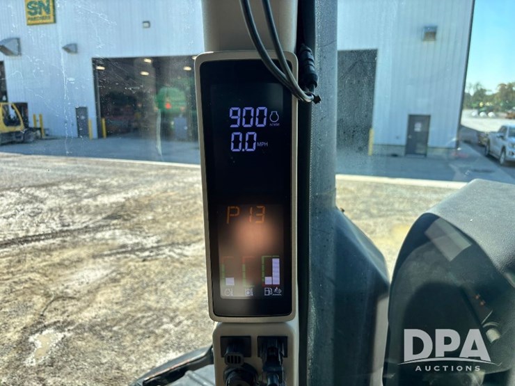 2019-john-deere-f4365-image-99