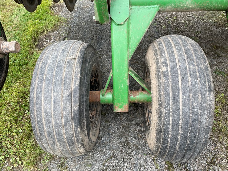 #7102-•-great-plains-grain-drill-no-till-drill-image-21