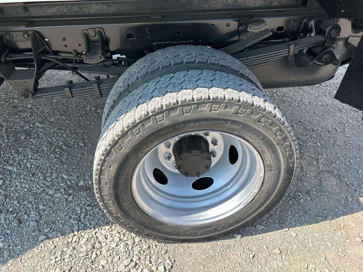 2012-dodge-ram-5500-image-25