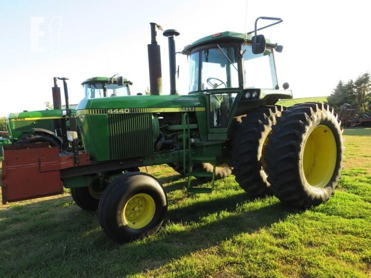 john-deere-4440-image-13