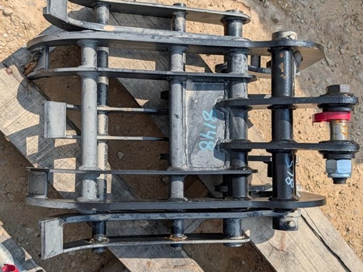 mini-excavator-screening-bucket-grapple-attachment-image-1