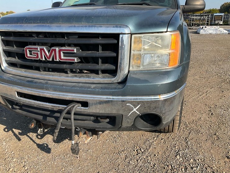 2010-gmc-sierra-1500-image-13