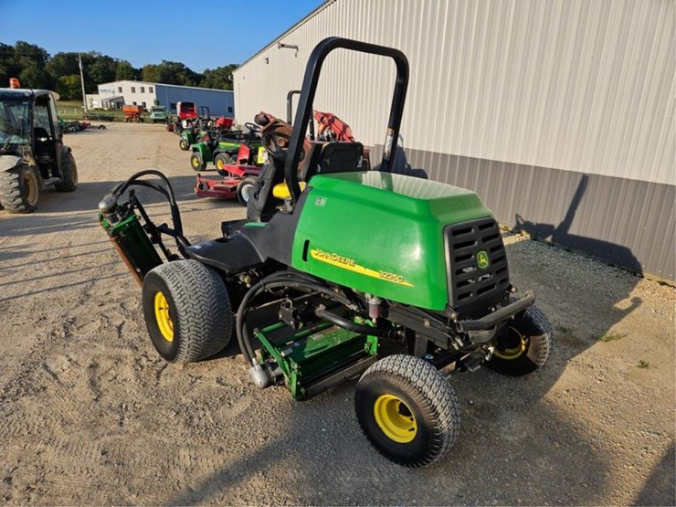 john-deere-3225c-image-10