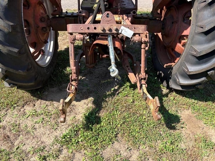 farmall-460-tractor-image-8