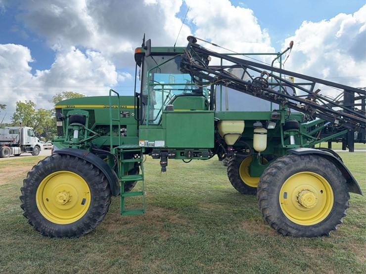 2000-john-deere-4700-image-4