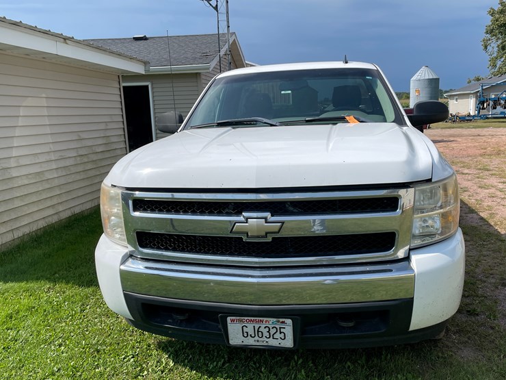 #7107-•-2007-chevy-silverado-4x4-(has-wi-title-in-delay)-image-2
