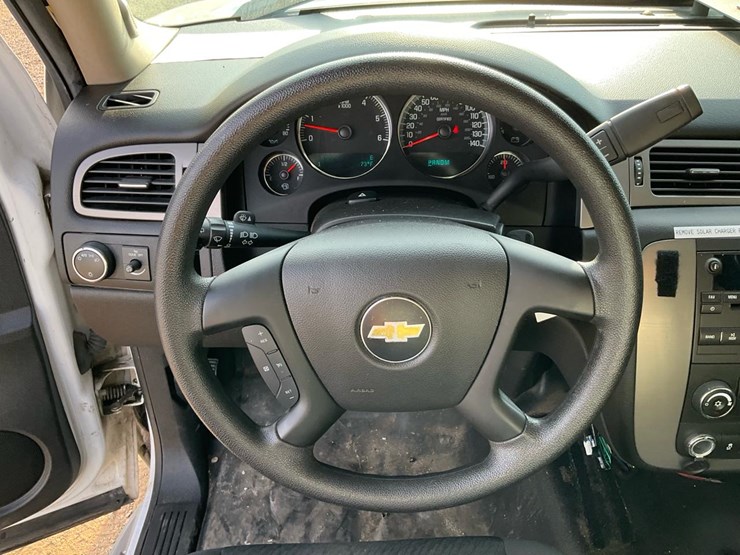 2013-chevrolet-tahoe-image-53