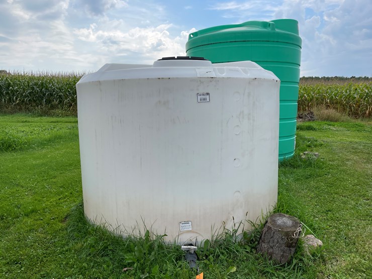 #7114-•-vertical-gusset-1500-gal-poly-liquid-tank-image-5