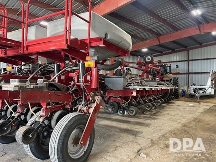 2010-case-ih-1250-image-10