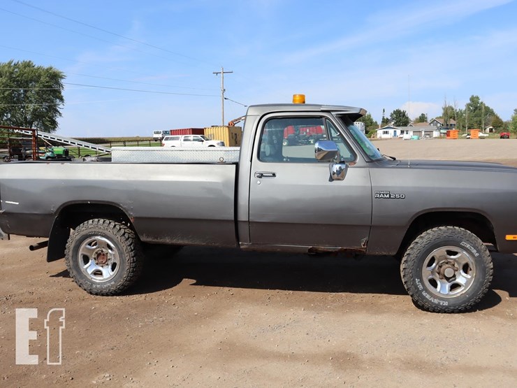 1991-dodge-d250-image-4