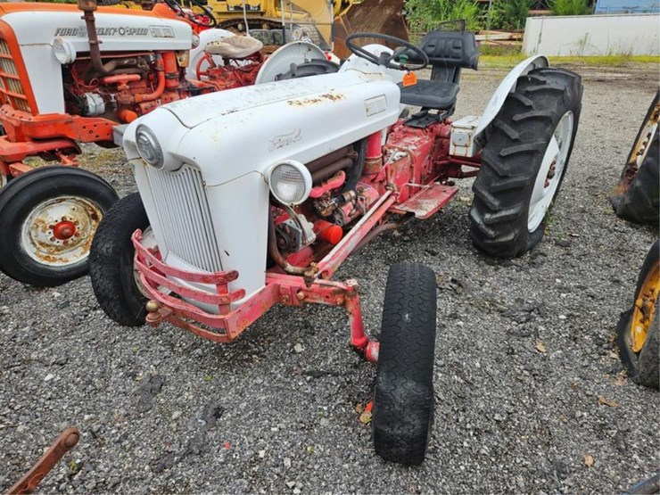ford-tractor-image-1