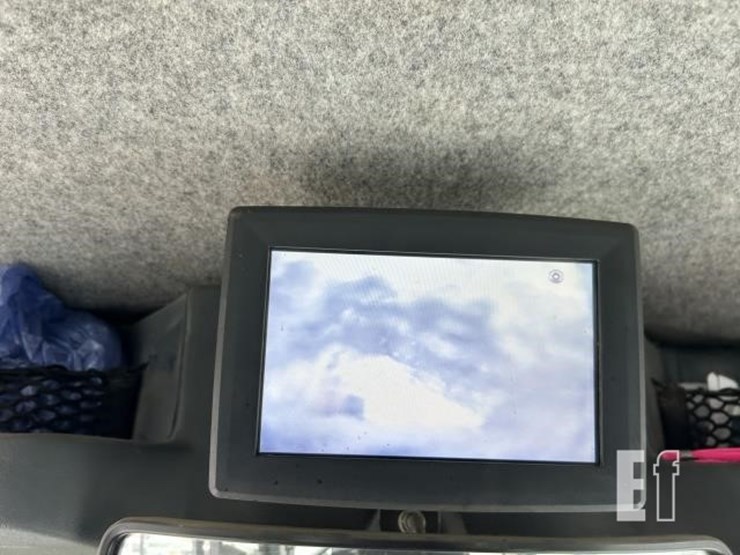 2018-deere-872gp-image-38