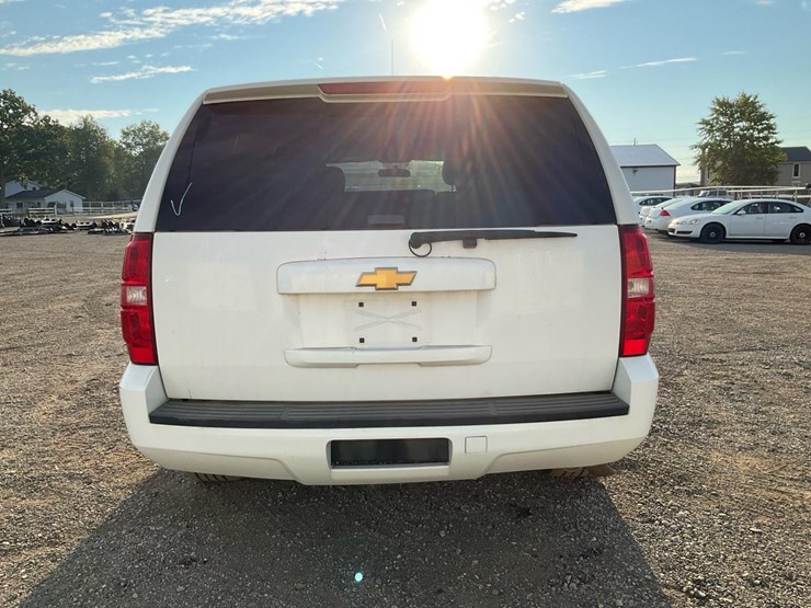 2012-chevrolet-tahoe-image-4