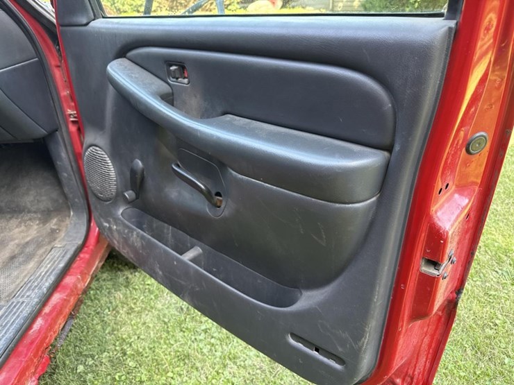2001-chevrolet-3500-image-26
