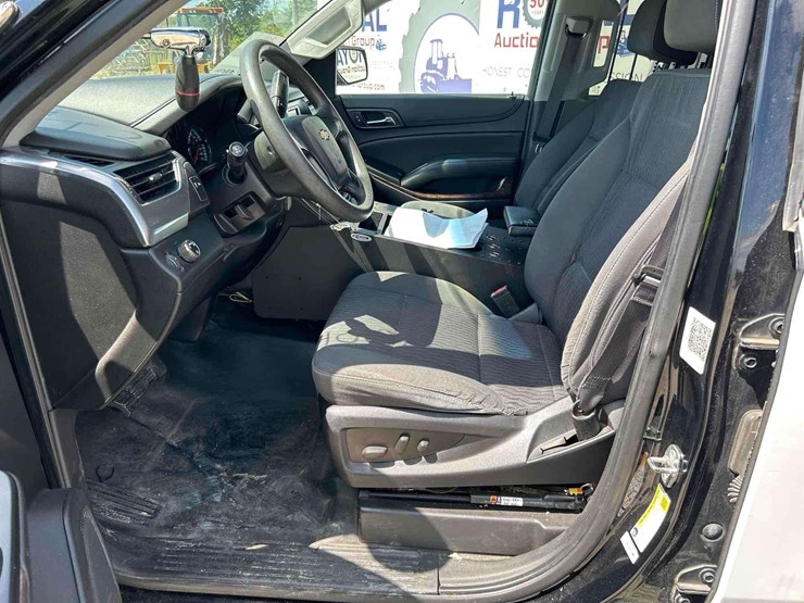 2016-chevrolet-tahoe-image-12