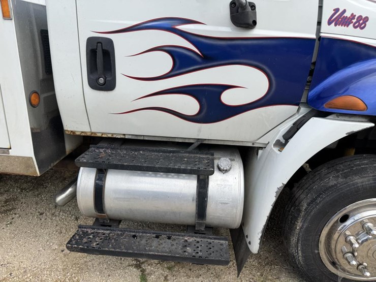 2006-international-durastar-4300-image-18