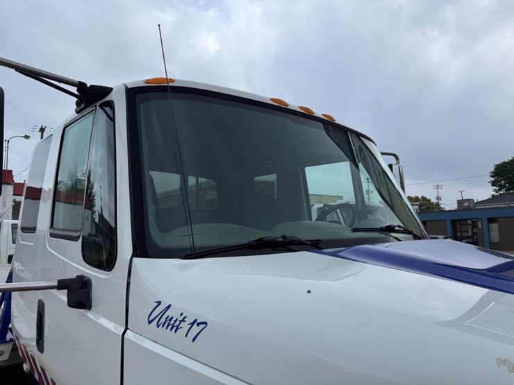 2017-international-durastar-4300-image-14