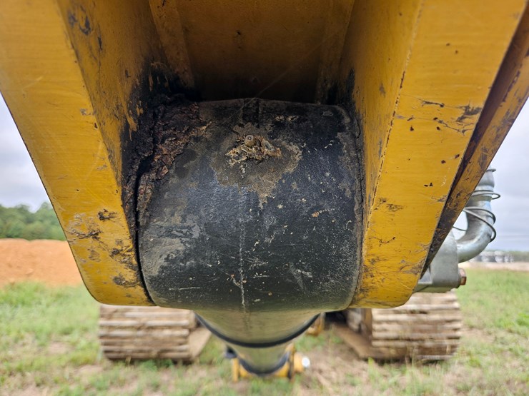 2017-caterpillar-336f-image-105